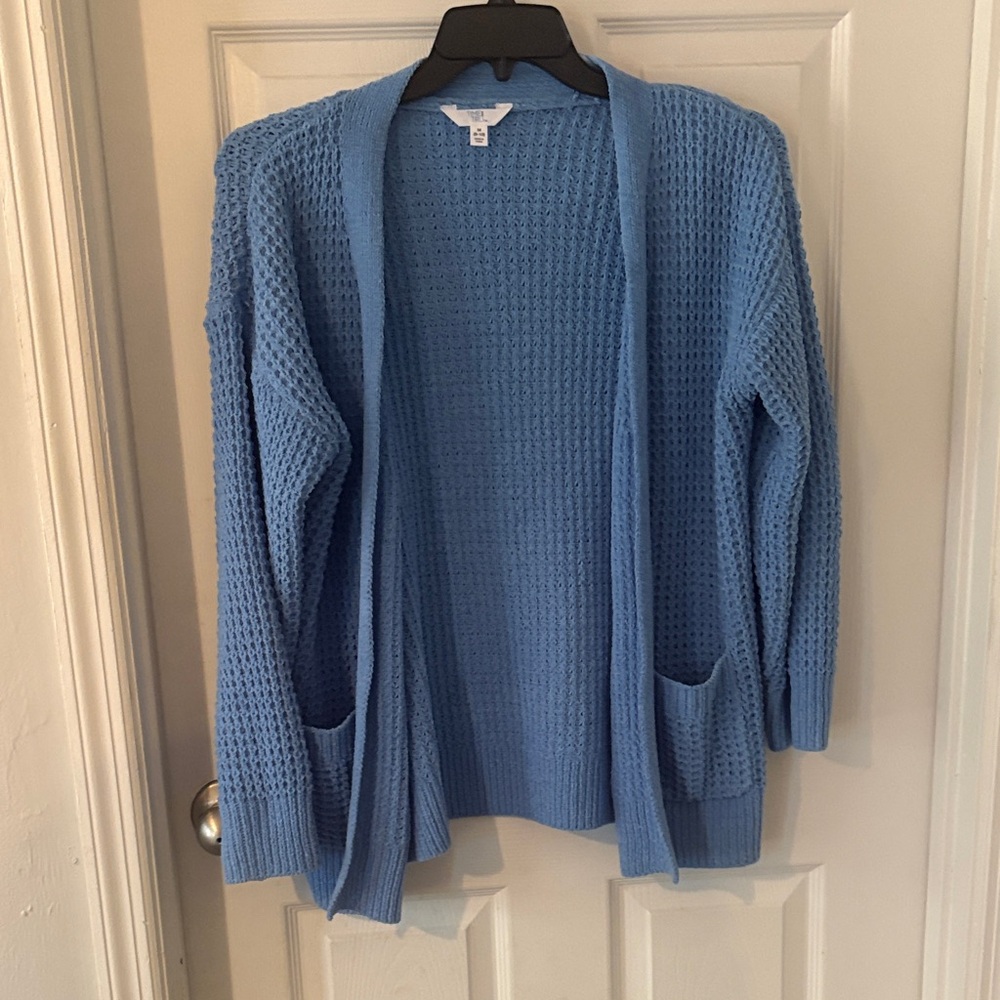 Time and Tru Light Blue Textured Cardigan